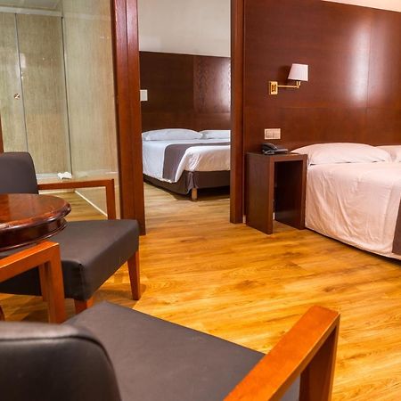 Ramon Berenguer IV Hotel Lerida Buitenkant foto