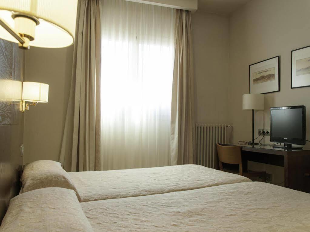 Ramon Berenguer IV Hotel Lerida Buitenkant foto