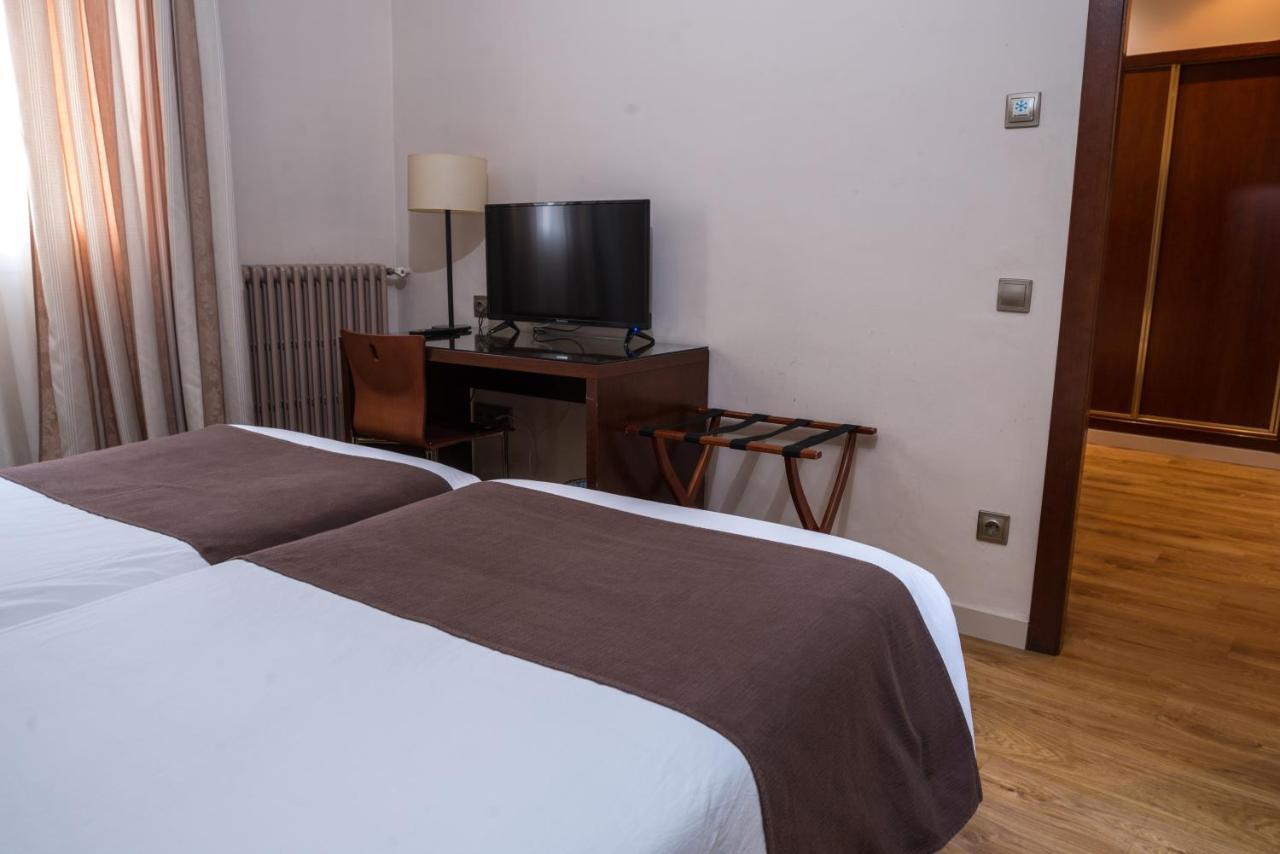 Ramon Berenguer IV Hotel Lerida Buitenkant foto
