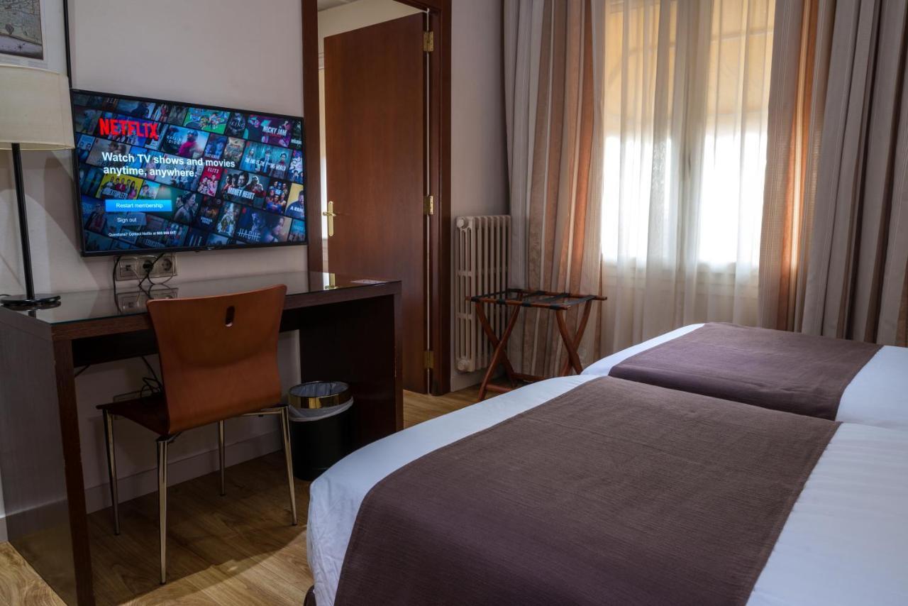 Ramon Berenguer IV Hotel Lerida Buitenkant foto
