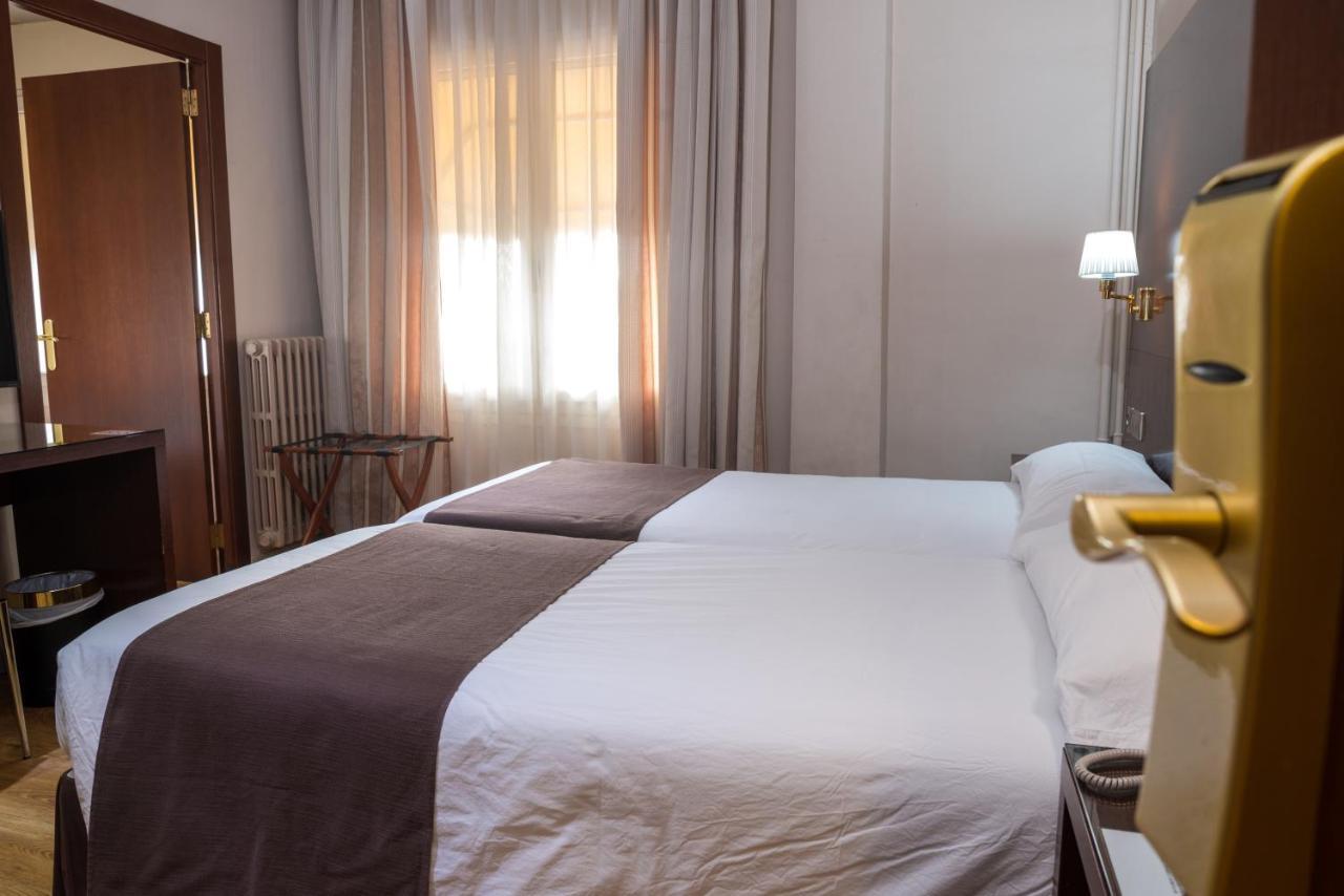 Ramon Berenguer IV Hotel Lerida Buitenkant foto